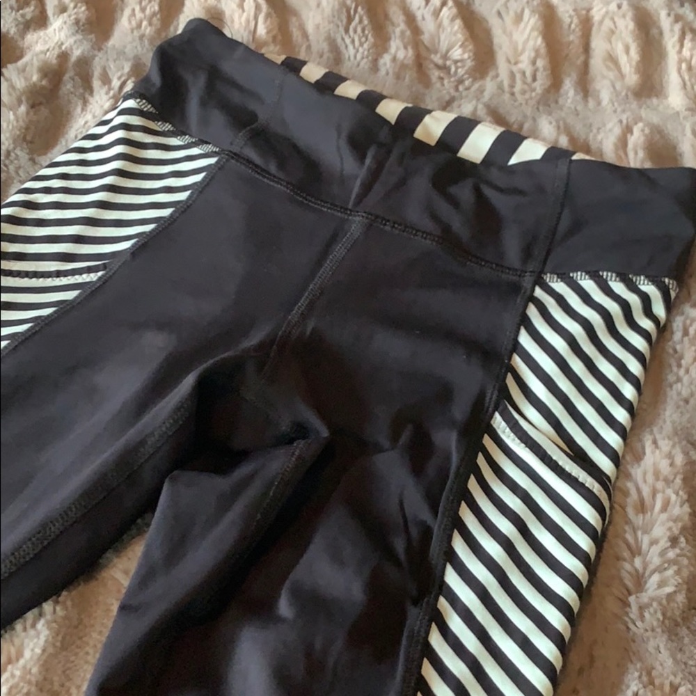 Lululemon leggings - Picture 6 of 8